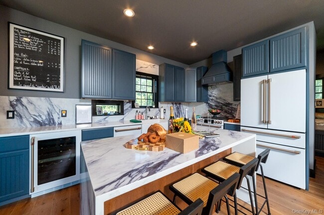 Building Photo - 70 Arshamomaque Ave