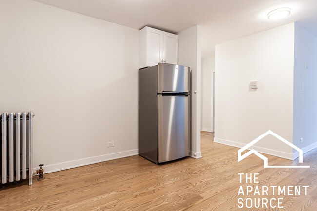 Building Photo - 4500 N Ashland Ave