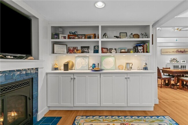 Building Photo - 718 Bellevue Ave