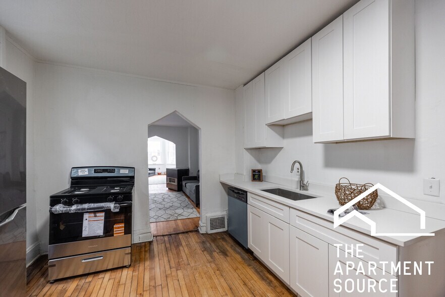 Building Photo - 1626 N Fairfield Ave