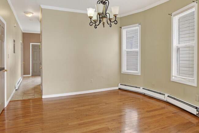 Building Photo - 26 Gautier Ave