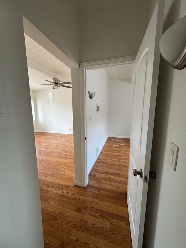Building Photo - Comfortable 1-Bedroom in Gardena with Park...