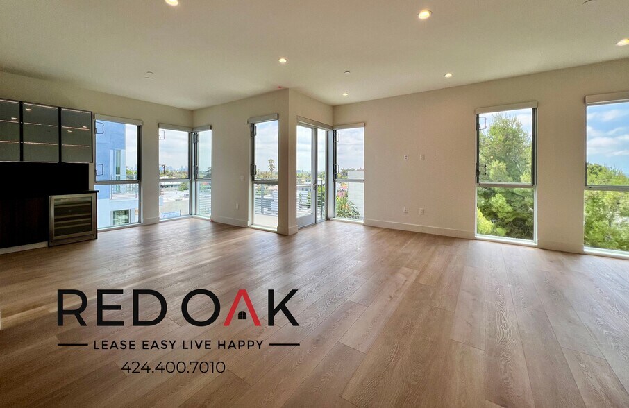 Building Photo - 1001 N Fairfax Ave