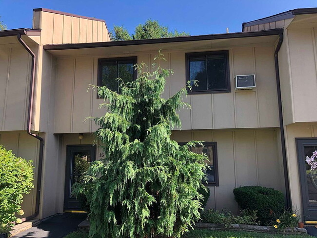 Building Photo - "Charming 3-Bed Oasis with Granite Touches...