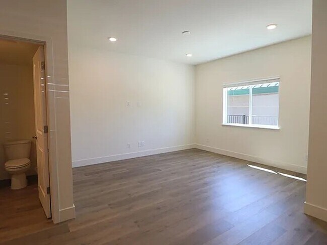 Building Photo - $2295.00 REDUCED - BRAND NEW - GRANITE - S...