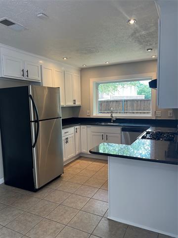 Building Photo - 9003 Villa Park Cir