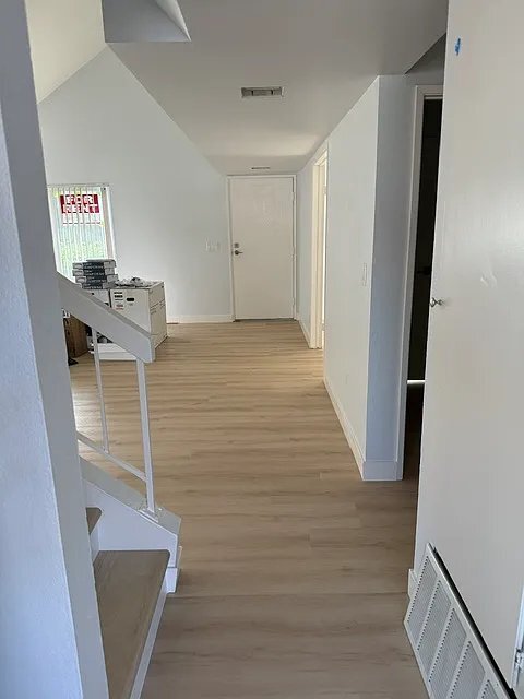 Building Photo - 10765 Esmeraldas Dr