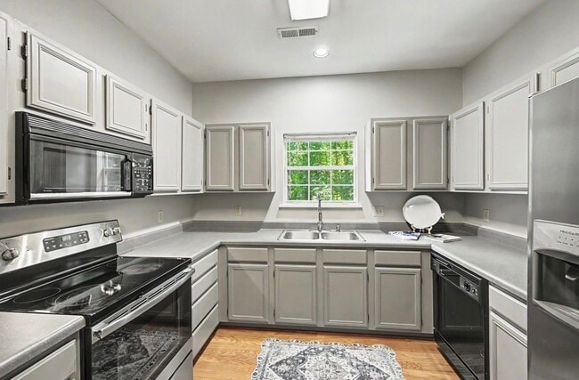 Building Photo - 629 Magnolia Ln