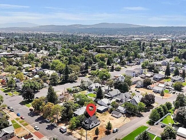 Building Photo - For Rent – Charming 3-Bedroom, 2-Bath Home...