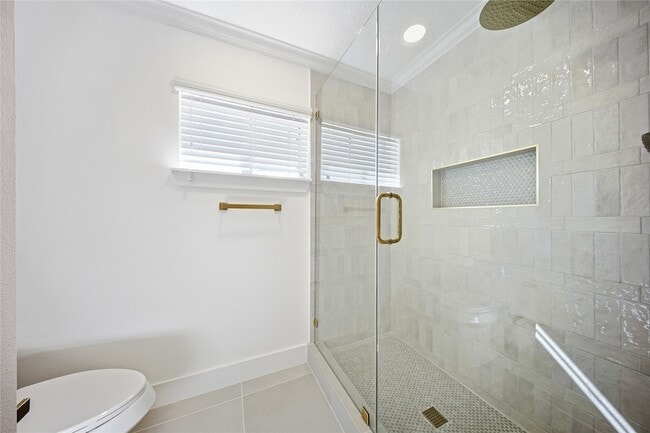 Building Photo - 1135 Eden Park Ln