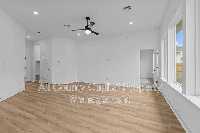 Building Photo - 217 Flowering Senna Dr