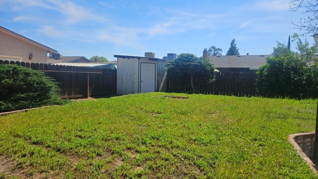 Building Photo - 92 W Gettysburg Ave