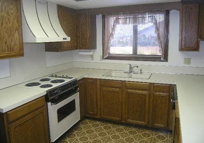 Building Photo - South East Boise Home