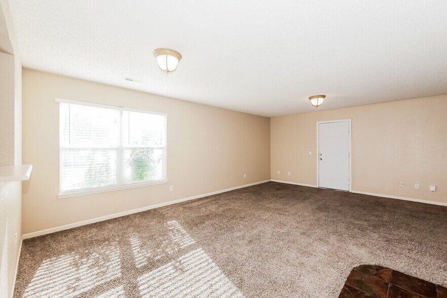 Building Photo - 720 Treyburn Lakes Way