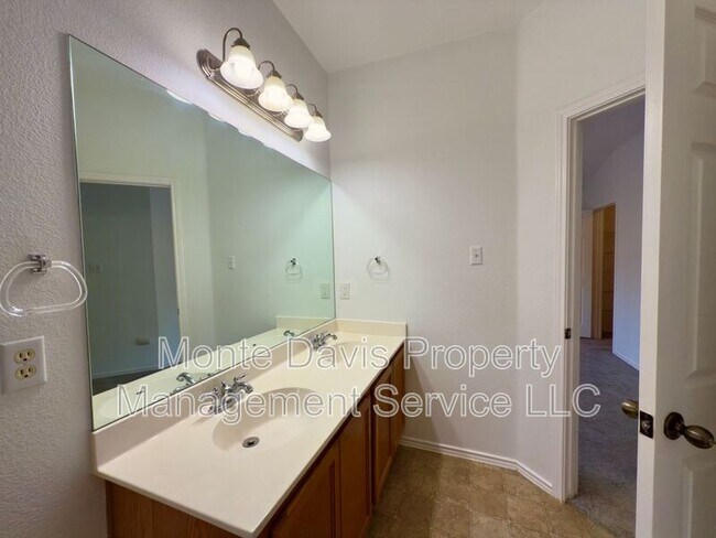 Building Photo - 10317 Laredo Dr