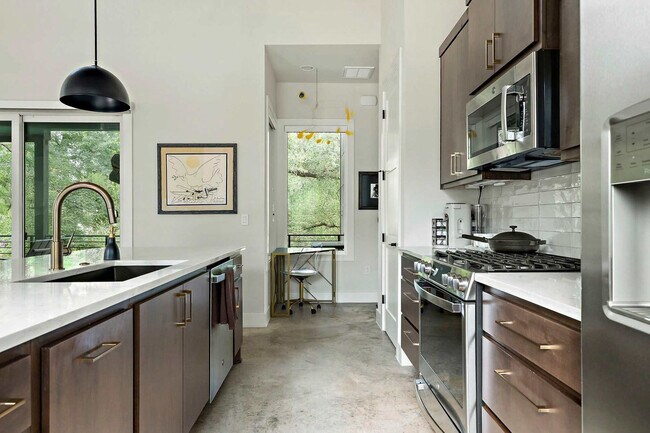 Building Photo - 3608 Pennsylvania Ave