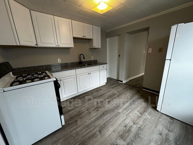 Building Photo - 3418 W 3rd St