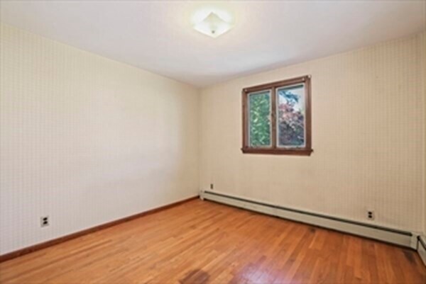 Building Photo - 11A Centre Ln