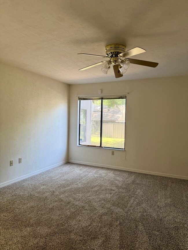 Building Photo - 3709 NW 58th Pl