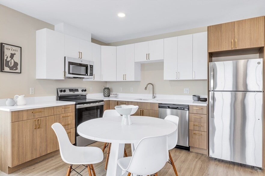 Building Photo - 356 Cummins Hwy