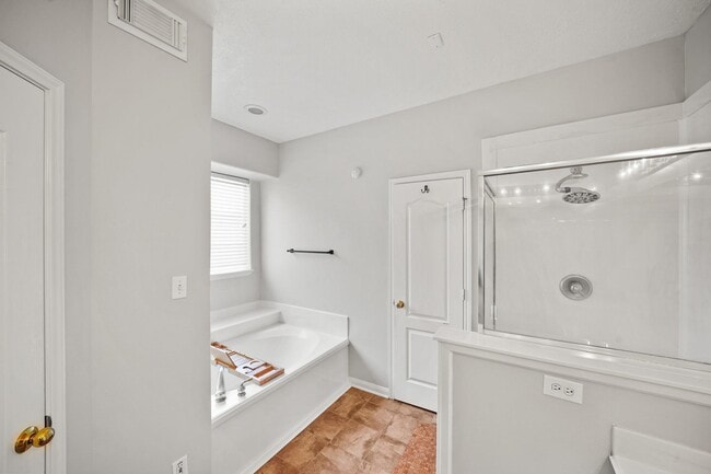 Building Photo - 10008 Dawn Brook Dr