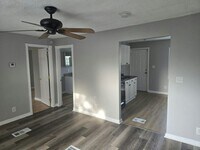 Building Photo - 4791 SW 82nd Ave