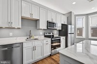 Building Photo - 329 S High St