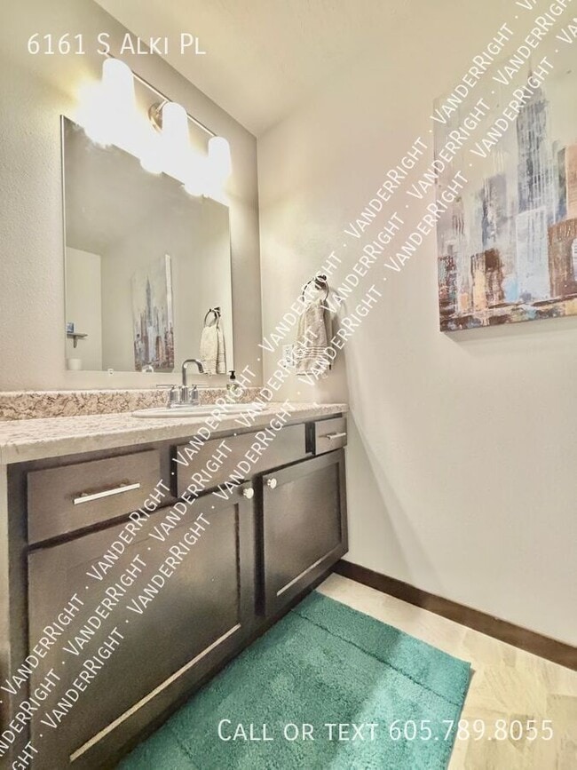 Building Photo - 6161 S Alki Pl