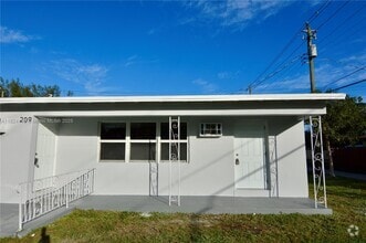 Building Photo - 209 SW 14th St