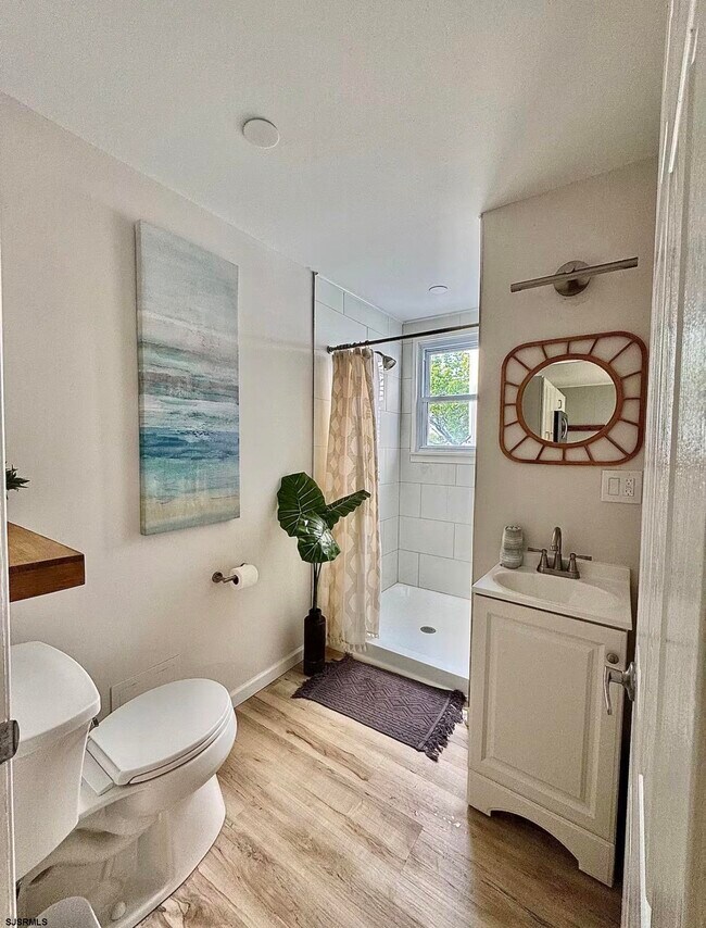 Building Photo - 512 W Brigantine Ave