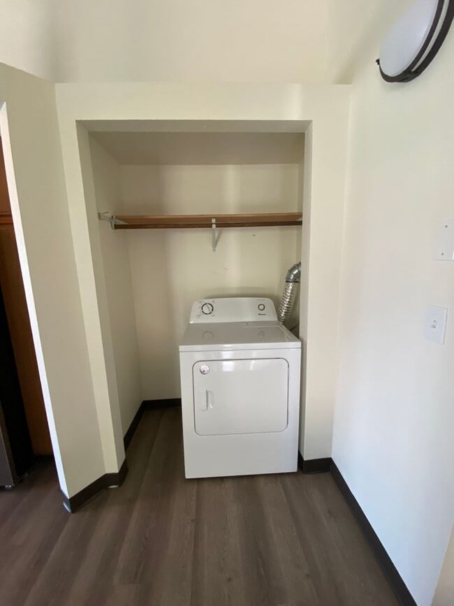 Building Photo - Spacious 3 bed, 1 bath West Fargo!