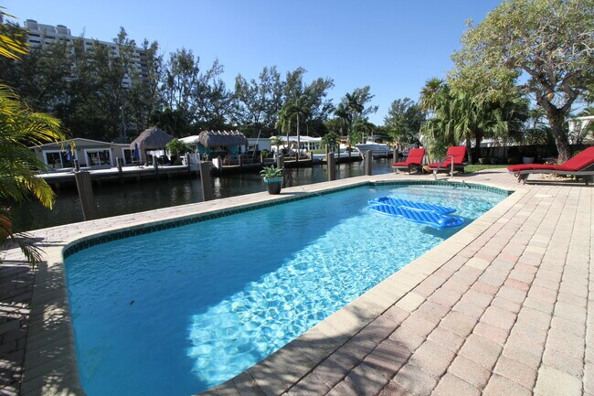 Building Photo - 2548 SE 14th St