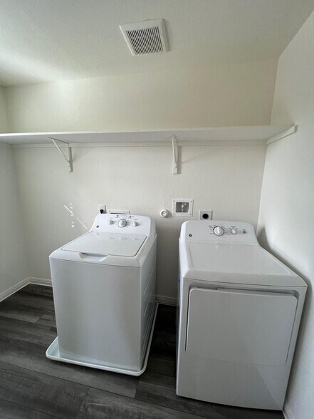Laundry Room - 407 Estuary Dr