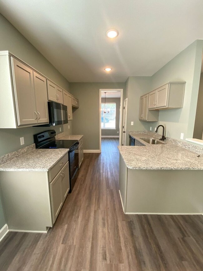 Building Photo - 3 bedroom, 2.5 bath, Built in 2022, close ...