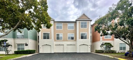 Building Photo - Madison Pointe