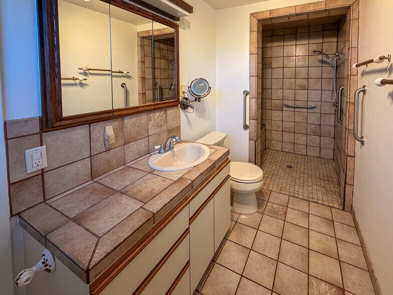 Building Photo - 5516 Ethel Ave