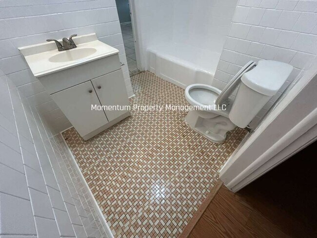 Building Photo - Cute & Cozy 1 Bedroom in Central St. Pete! AVAILABLE FOR IMMEDIATE MOVE IN!!