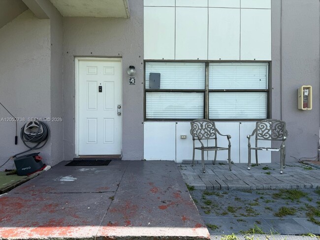 Building Photo - 13221 SW 17th Ln