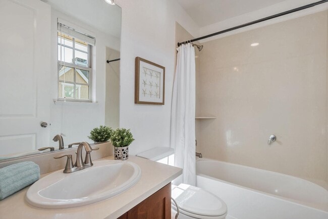 Building Photo - 5 Artisan Way