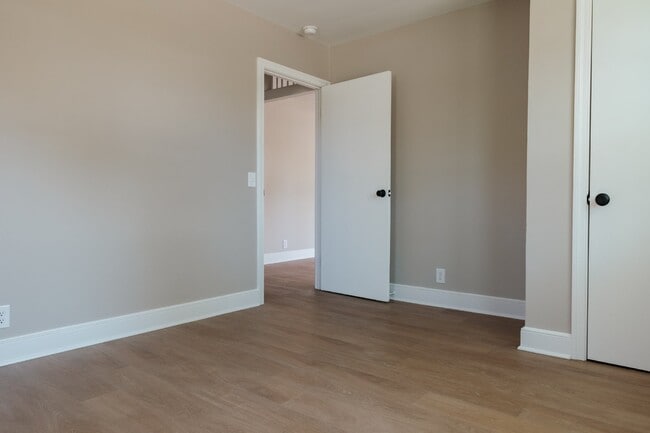 Building Photo - 332 Guilford St