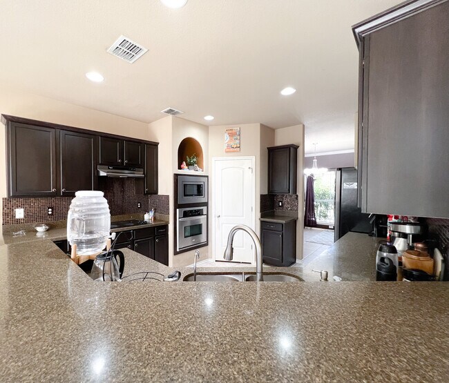 Building Photo - 10419 Avalon Rdg