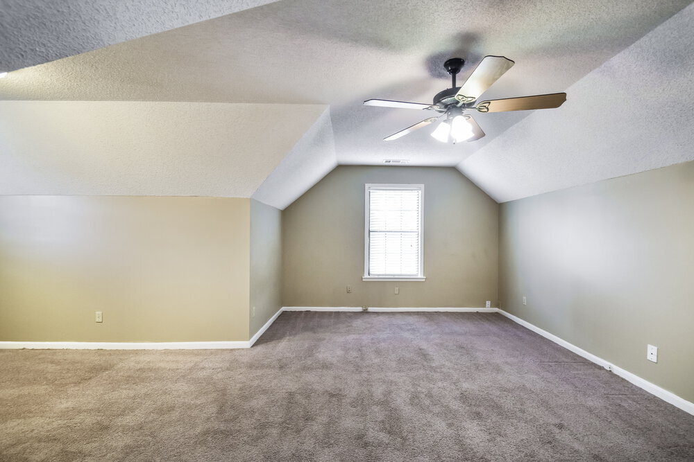 Building Photo - 6498 Heatherwood Dr
