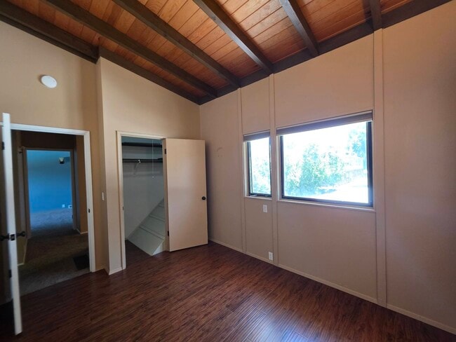 Building Photo - 1623 Mowry Square