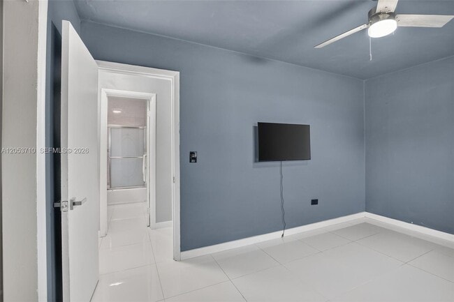 Building Photo - 2331 Flamingo Dr