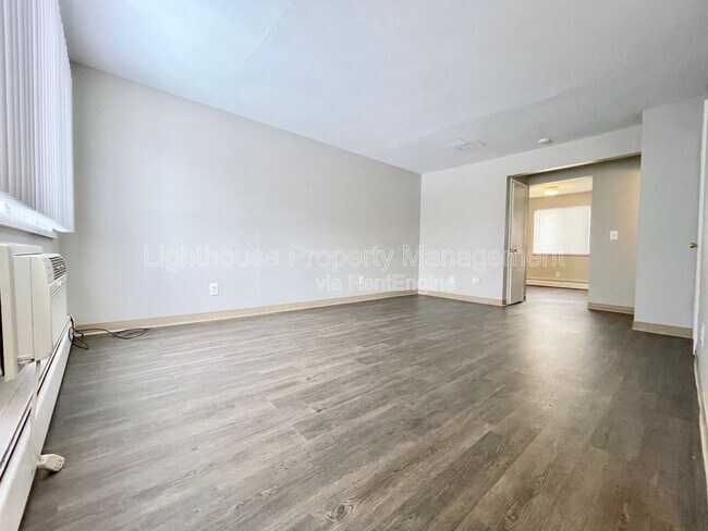 Building Photo - 2855 Taft Ave SW