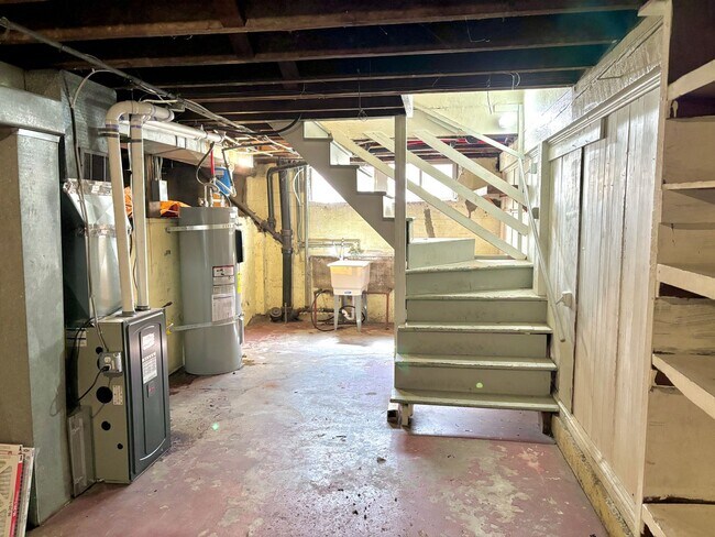 Building Photo - KLEEK03