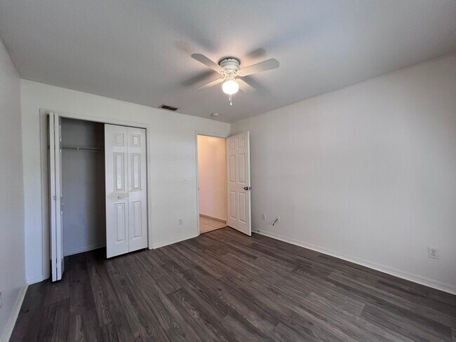 Building Photo - PRICE REDUCED FOR A QUICK MOVE IN!!  Beaut...