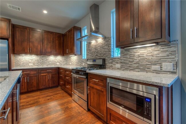 Building Photo - 3110 Grandview St