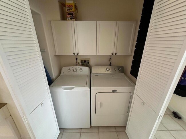 Building Photo - 77 Spyglass Way