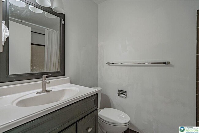 Building Photo - 1405 Presidential Dr